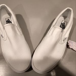 NWT Van's classic slip ons SZ 10.5 mens